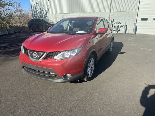 2018 Nissan Qashqai SV TI AWD AUTO TOIT OUVRANT Red 2018 Nissan Qashqai SV TI AWD AUTO TOIT OUVRANT Red